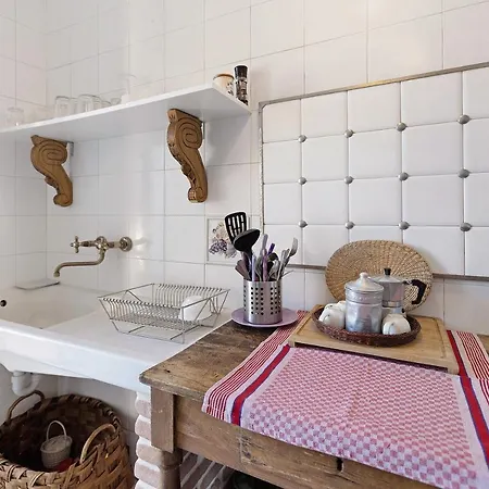 Residenza Stoechas White Apartment